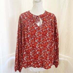 Universal Thread floral long sleeve blouse Size Medium New